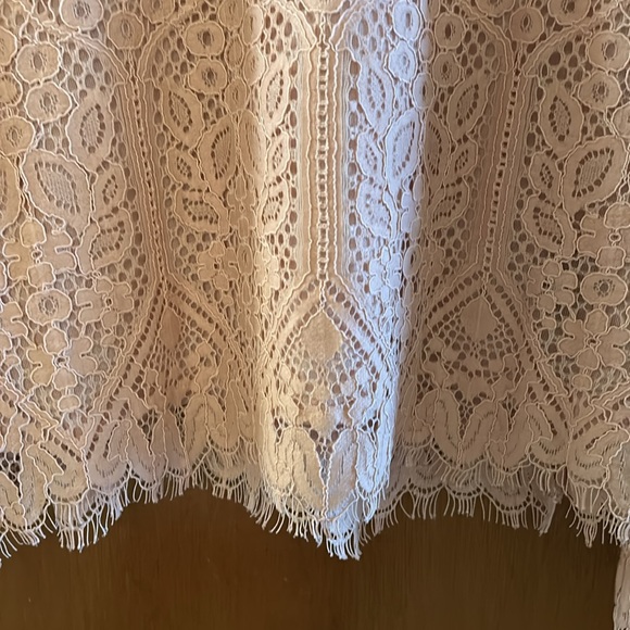 Soft pink lace blouse - Picture 3 of 7